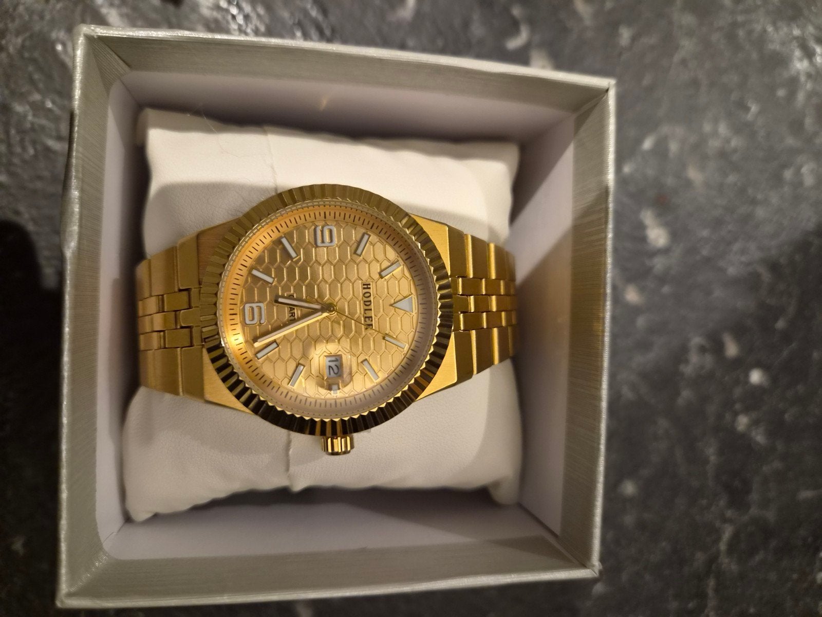 Hodler Fleurier Gold - Gold Dial Horloge (Nieuw in doos), Sieraden, Tassen en Uiterlijk, Overige merken, Polshorloge, Nieuw, Ophalen of Verzenden