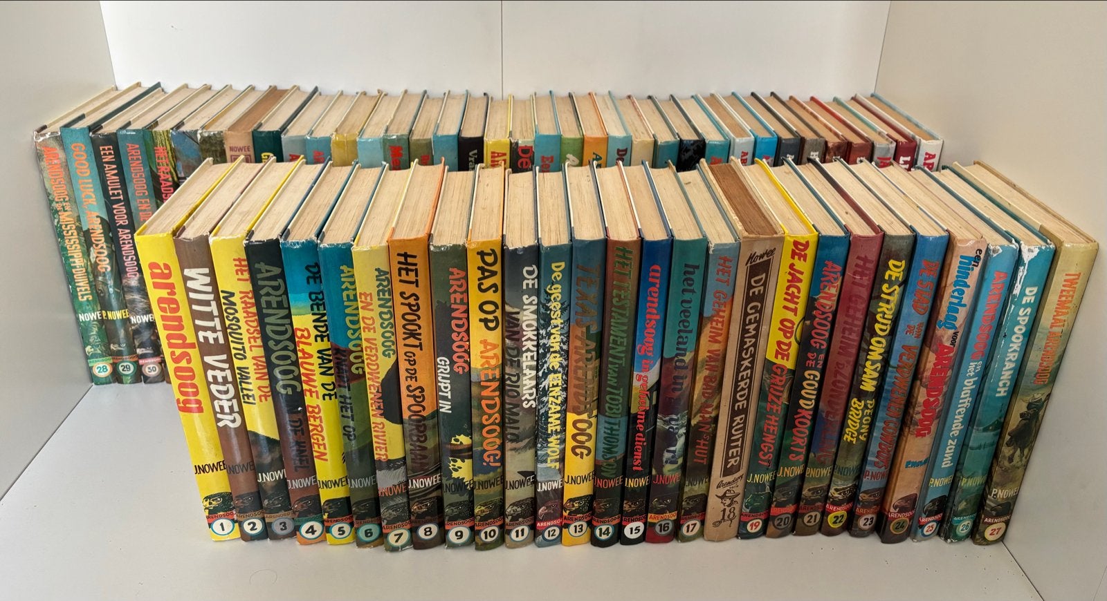 Arendsoog: zeldzaam, complete collectie 63 delen, Ophalen of Verzenden, Gelezen