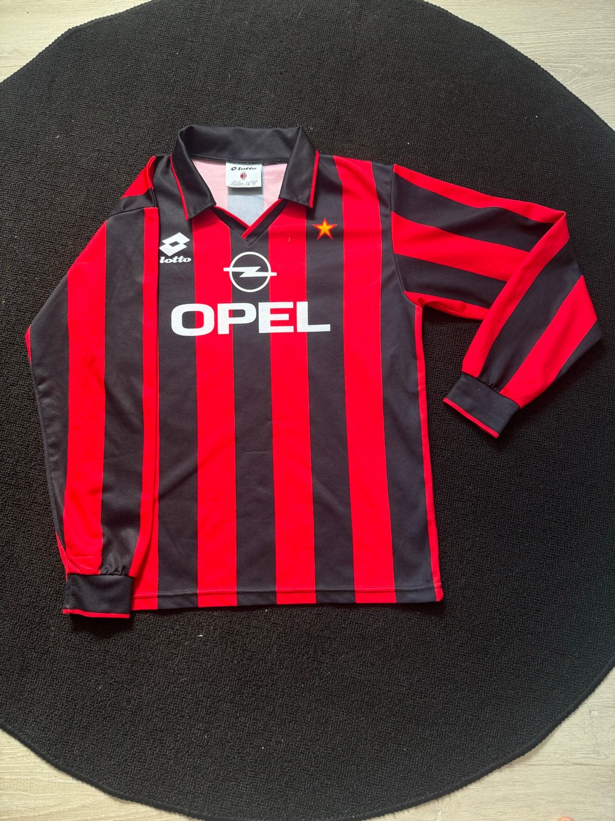 Vintage ac milan Thuisshirt Lotto Opel 1994/1995 maat S, Sport en Fitness, Voetbal, Maat S, Ophalen of Verzenden, Zo goed als nieuw