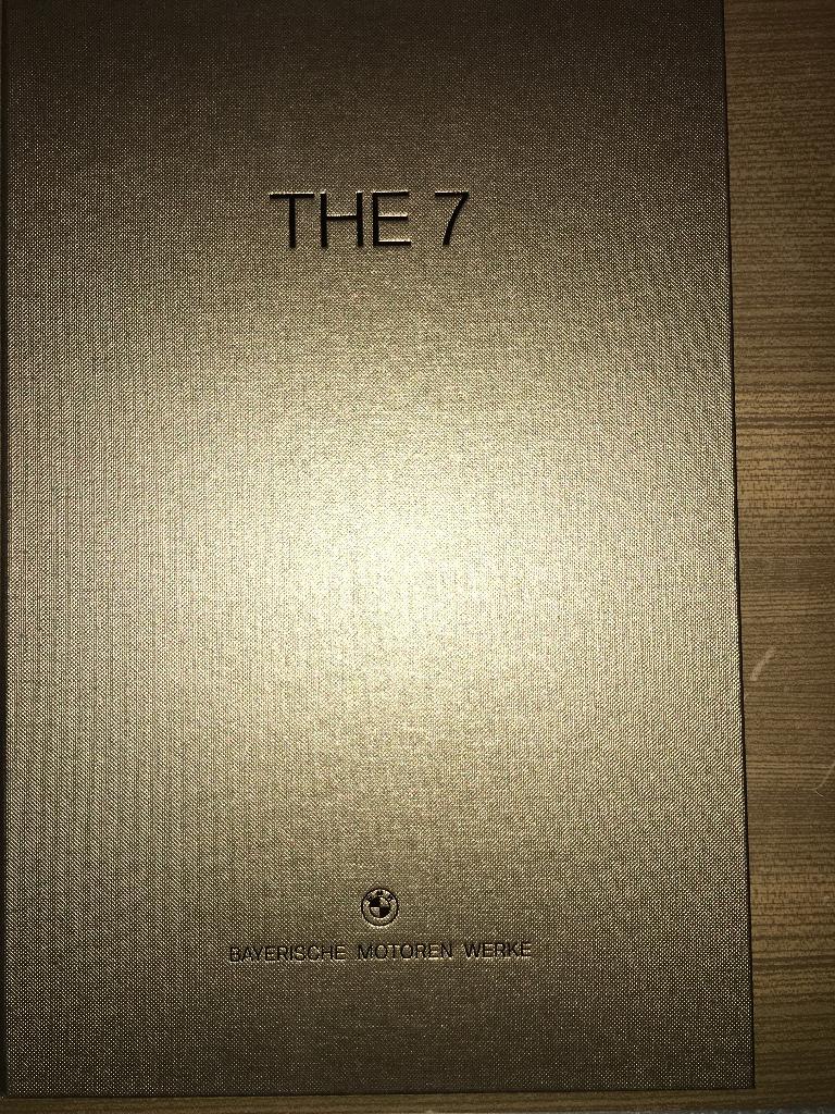 BMW 7 hardcover brochure folder 2019, Boeken, Ophalen of Verzenden, Zo goed als nieuw, BMW