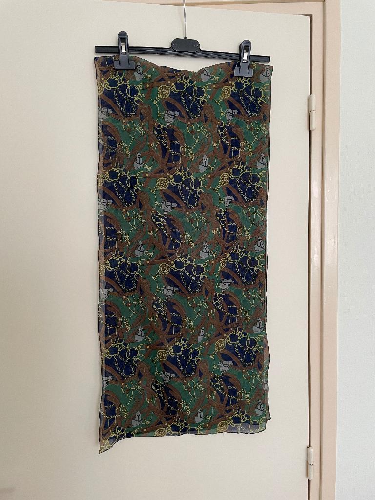 Sjaal Kleur Blauw , Groen en Bruin., Maat 46/48 (XL) of groter, Ophalen of Verzenden, Sjaal, Onbekend