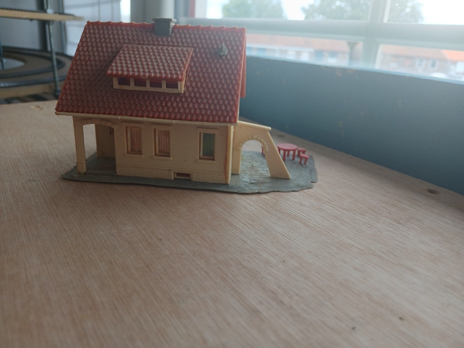Mooi huisje voor HO spoorbaan, Ophalen of Verzenden, Gebruikt, Brug, Tunnel of Gebouw