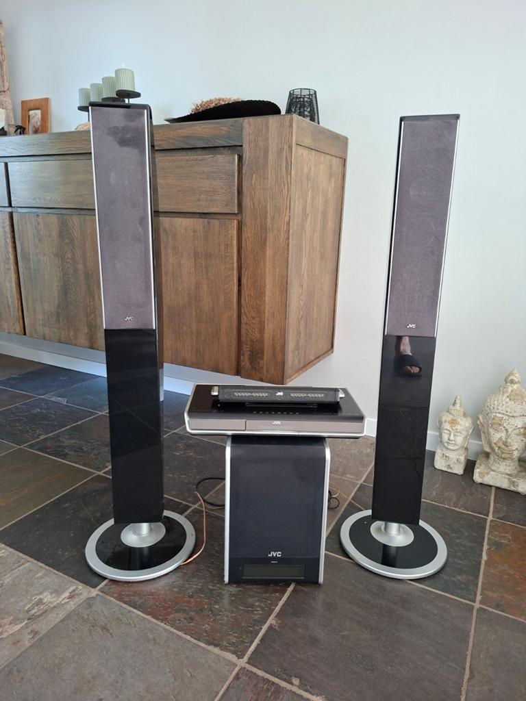 JVC Home Cinema Set met DVD-speler en 2.1 Luidsprekers, Gebruikt, JVC, 2.1-systeem, 70 watt of meer