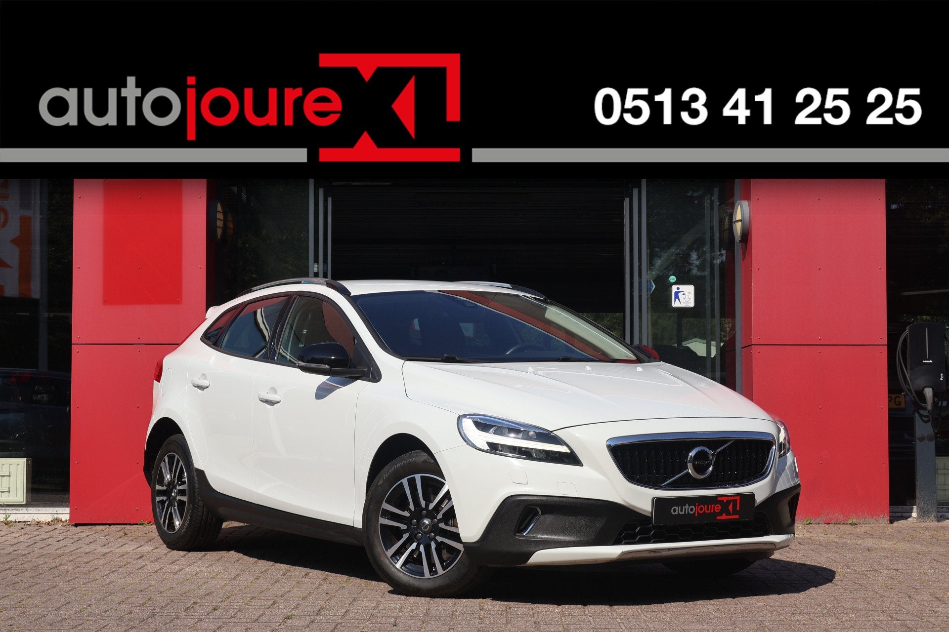 Volvo V40 Cross Country 1.5 T3 153pk Nordic+ Automaat | Trek, Stof, 700 kg, Wit, Automatische klimaatregeling