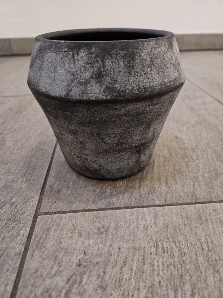Donker grijze bloempot, Tuin en Terras, Gebruikt, Rond, Ophalen of Verzenden, Aardewerk
