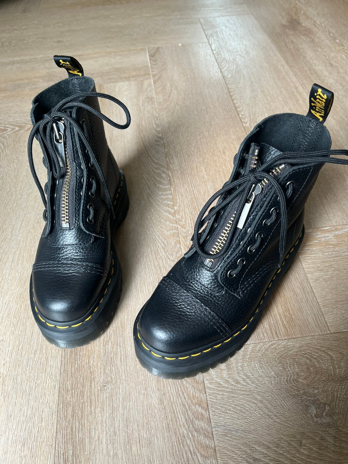 Dr Martens Sinclair mt37 NIEUW, Kleding | Dames, Schoenen, Ophalen of Verzenden, Zo goed als nieuw, Zwart