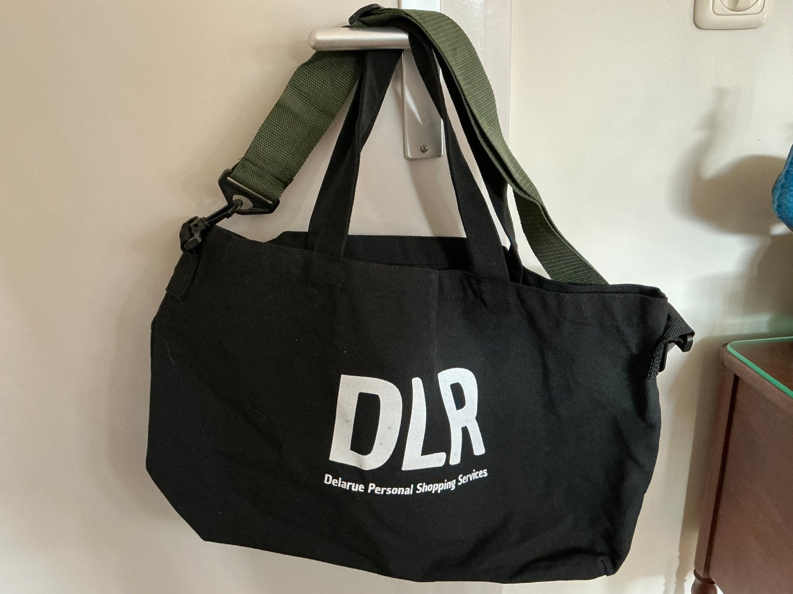 DLR zwarte canvas sporttas,zwarte schoudertas, Ophalen of Verzenden, Zo goed als nieuw