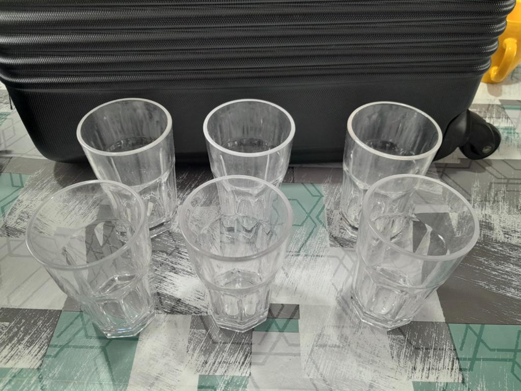 Set plastic glazen, Gebruikt, Ophalen of Verzenden, Effen, Overige materialen