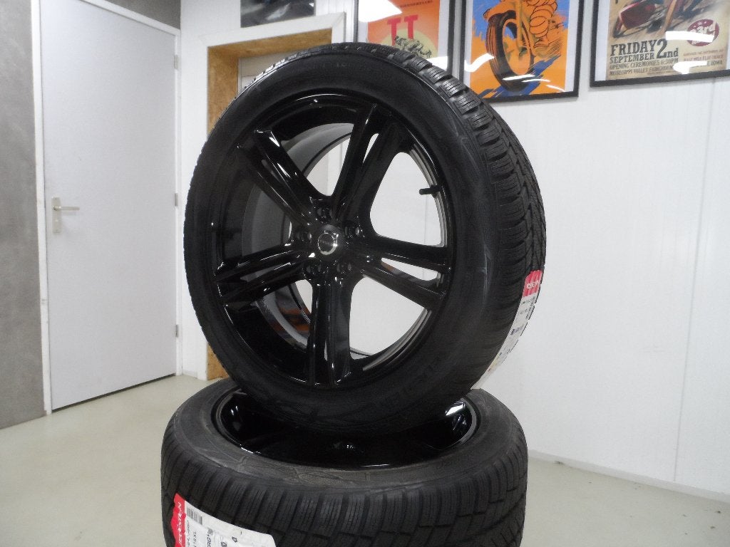 18 inch Volvo V90 / S90 origineel winter set black edition, 18 inch, Banden en Velgen, Volvo, Personenwagen