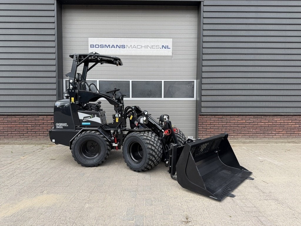 Giant G1500L X-tra minishovel NIEUW BLACK edition €590 LEA, Tobroco, Info@tobroco.nl, Sprendlingenstraat 57
5061 KM  Oisterwijk, NL