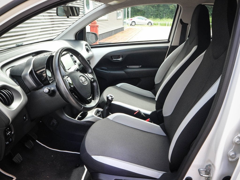 Toyota Aygo 1.0 VVT-i x-play | Airco | Audio | Bleutooth | C, Voorwielaandrijving, Stof, Gebruikt, 4 stoelen