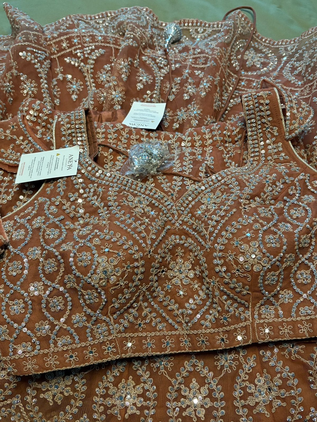 Prachtige Indiase Lehenga Choli - Nieuw met tags, Kleding | Dames, Gelegenheidskleding, Overige typen, Maat 42/44 (L), Nieuw, Ophalen of Verzenden