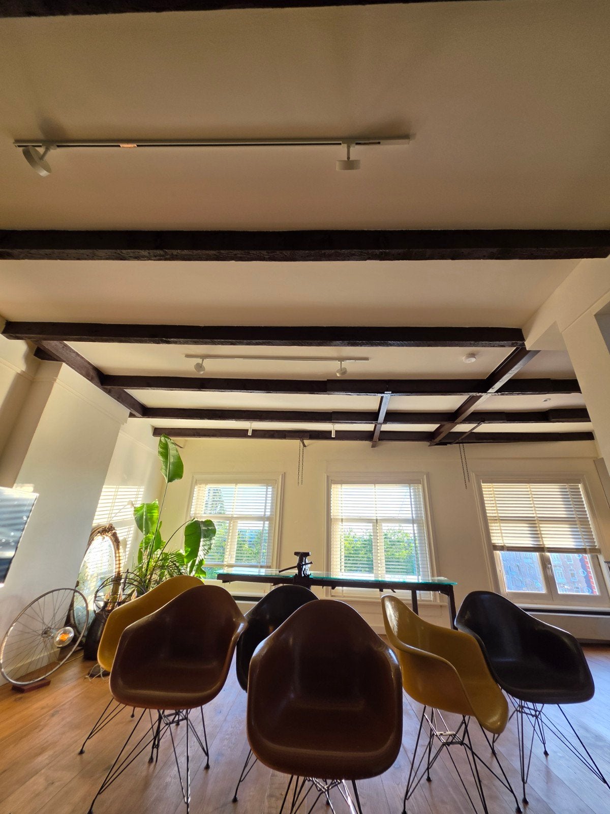6 originele Herman Miller Eames Fiberglass Armchairs – Charl, Ophalen