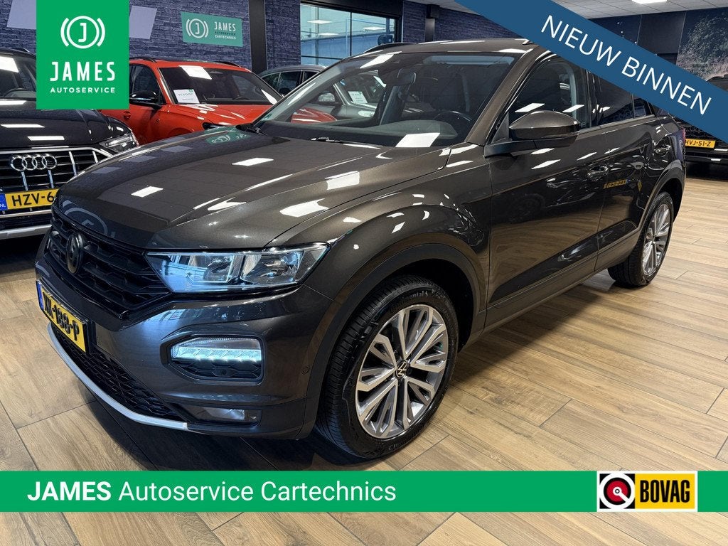 Volkswagen T-Roc 1.5 TSI Style |Navi|Carplay|Trekhaak|stoel, Stof, 4 cilinders, Automatische klimaatregeling, Origineel Nederlands