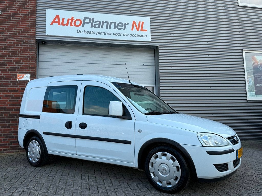 Opel Combo 1.4-16V Comfort! Airco! Btw Vrij! Trekhaak!, Auto's, Voorwielaandrijving, Gebruikt, 4 cilinders, Wit