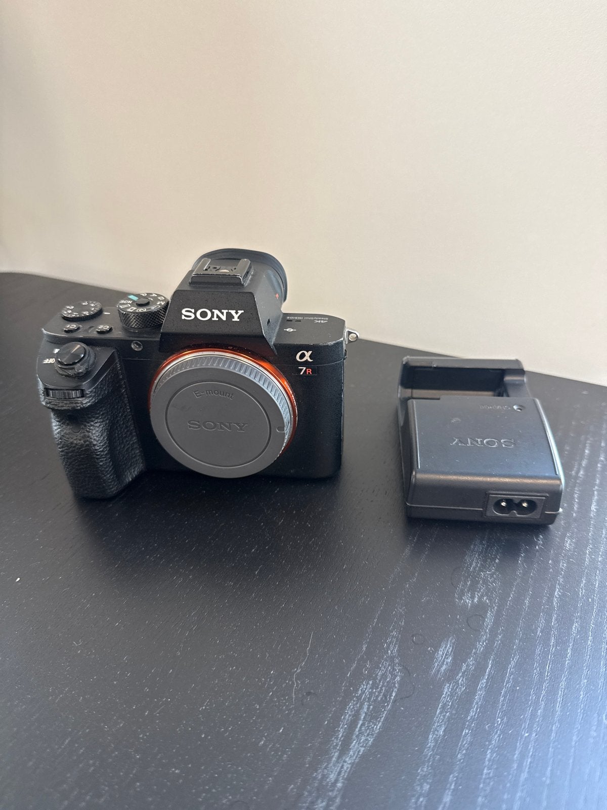 Sony Alpha A7R II / A7R2 42MP Full Frame + 2 accu’s, Audio, Tv en Foto, Accu, Bluetooth, Ophalen of Verzenden, Zo goed als nieuw