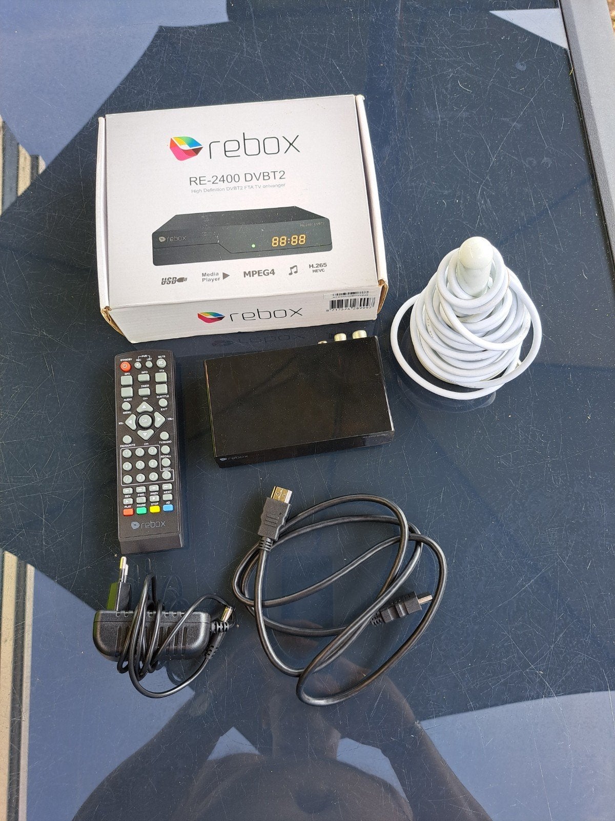 Rebox RE-2400 DVB-T2 Decoder voor op de camping, Ophalen of Verzenden, Zo goed als nieuw, Decoder