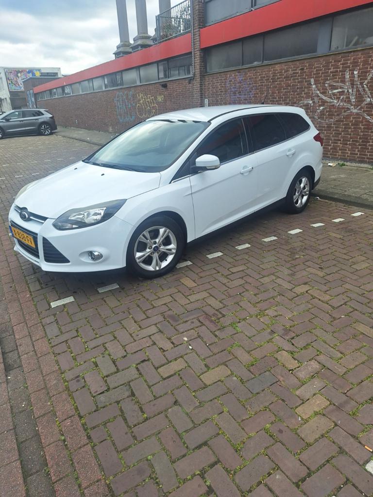 Ford Focus 1.0 Ecoboost 74KW 5D 2012 Wit   125 PK, Auto's, Ford, 125 pk, Wit, Handgeschakeld, 1216 kg