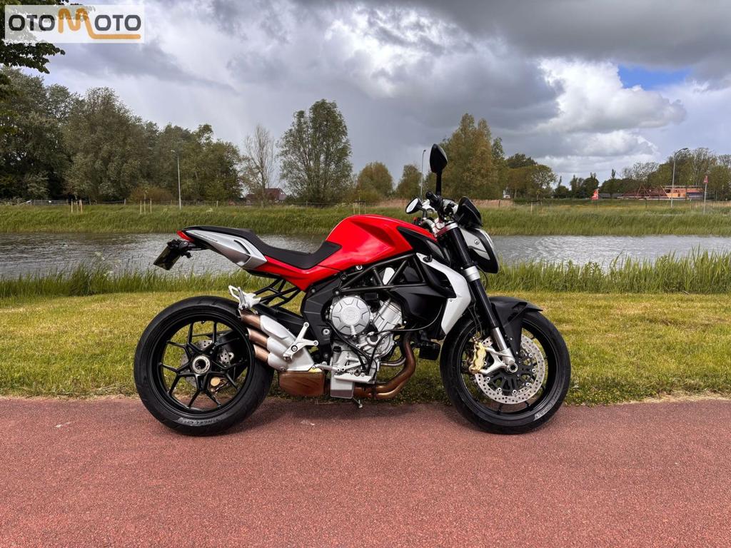 MV AGUSTA BRUTALE 675 (bj 2013), Motoren, Motoren | MV Agusta, 675 cc, Bedrijf, Naked bike, Onbekend