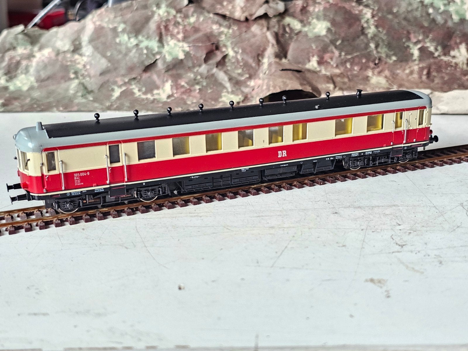 Piko BR-185 Treinstel HO - Motor loopt, tandwiel defect, Ophalen of Verzenden, Gebruikt, Locomotief
