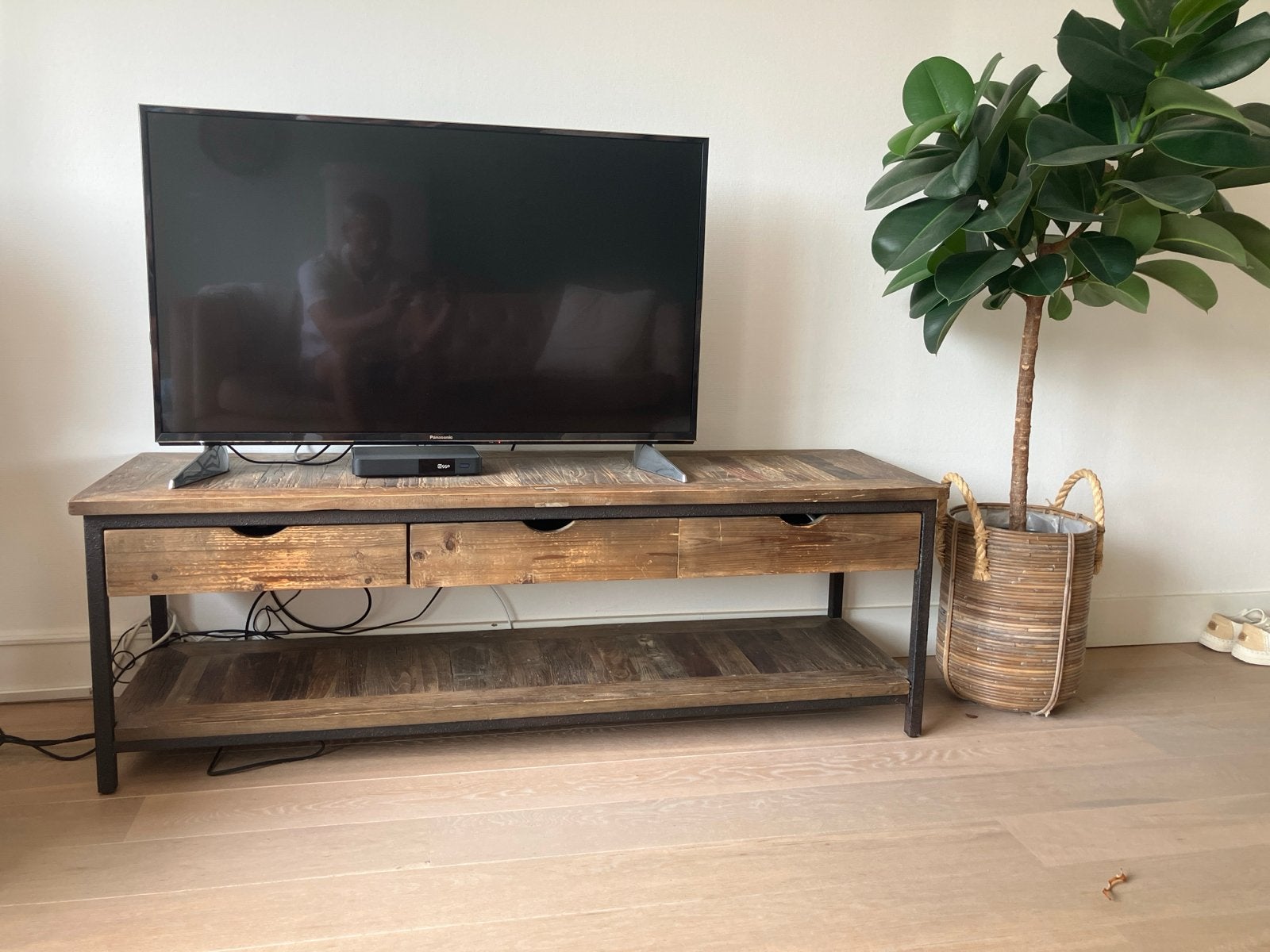 Riviera Maison TV-meubel met 3 lades - 150x45x50 cm, Ophalen, Hout, Gebruikt, Landelijk
