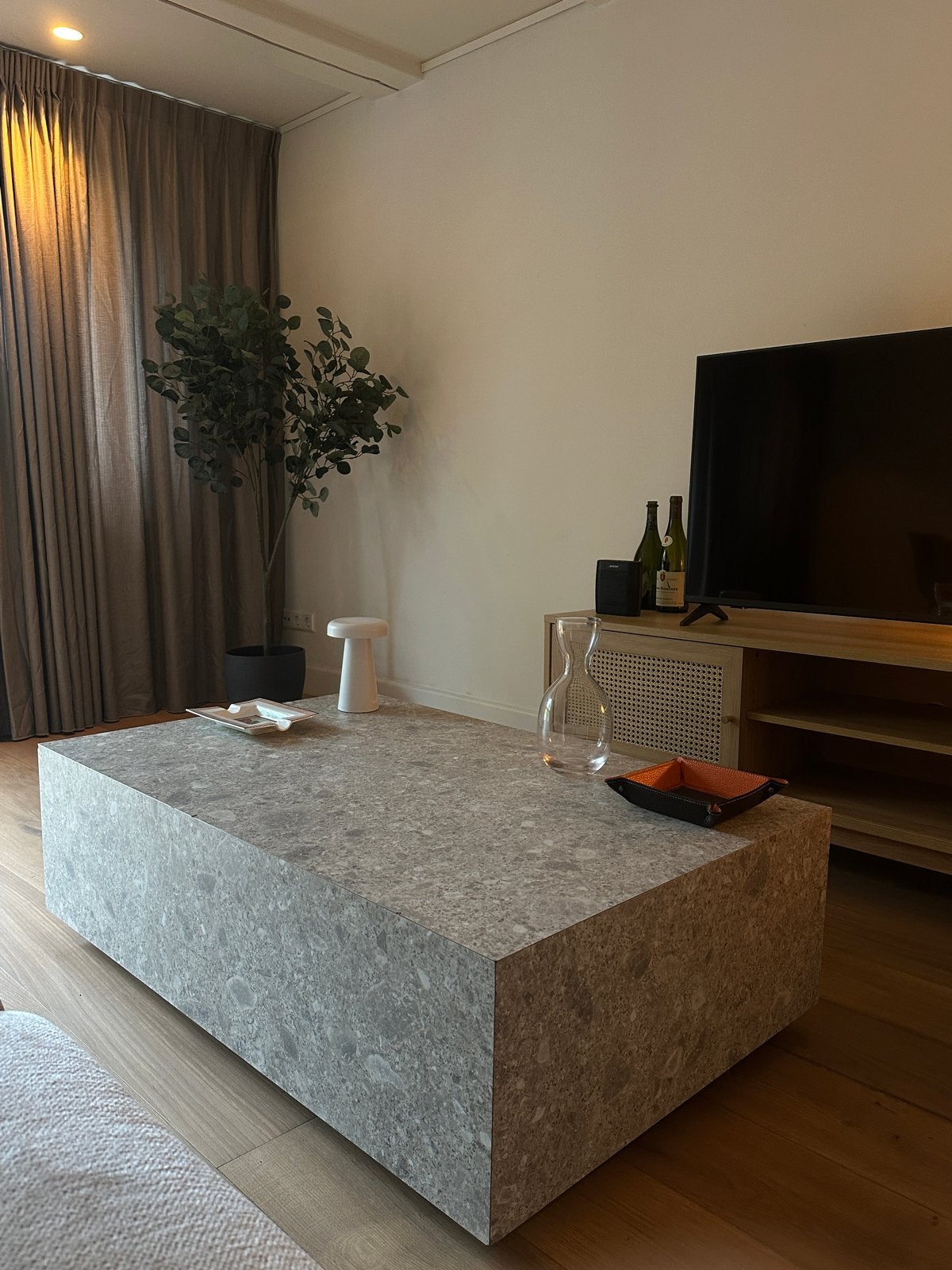 Ophalen Amsterdam | Blok salontafel met terrazzo-look, Ophalen, Overige materialen, Gebruikt, 100 tot 150 cm