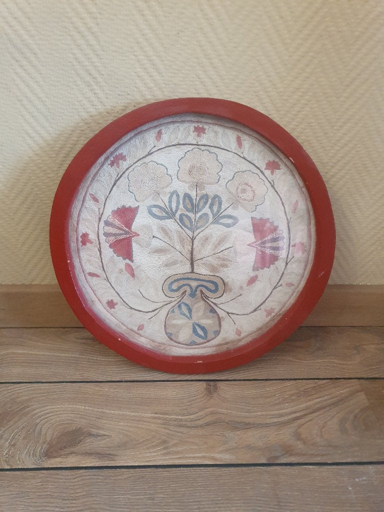 Antiek Frans borduurwerk in ronde houten lijst – Ø 35 cm, Ophalen of Verzenden