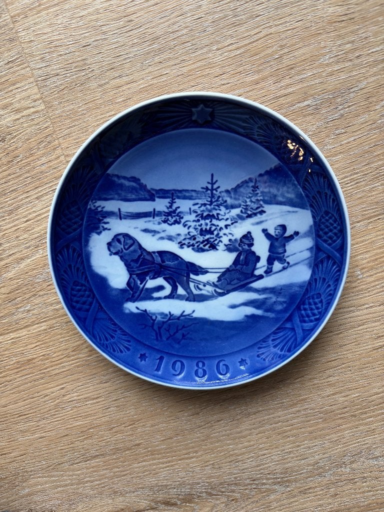 Kerstbordje Royal Copenhagen, 1986 Juleferie, Ophalen of Verzenden, Nieuw