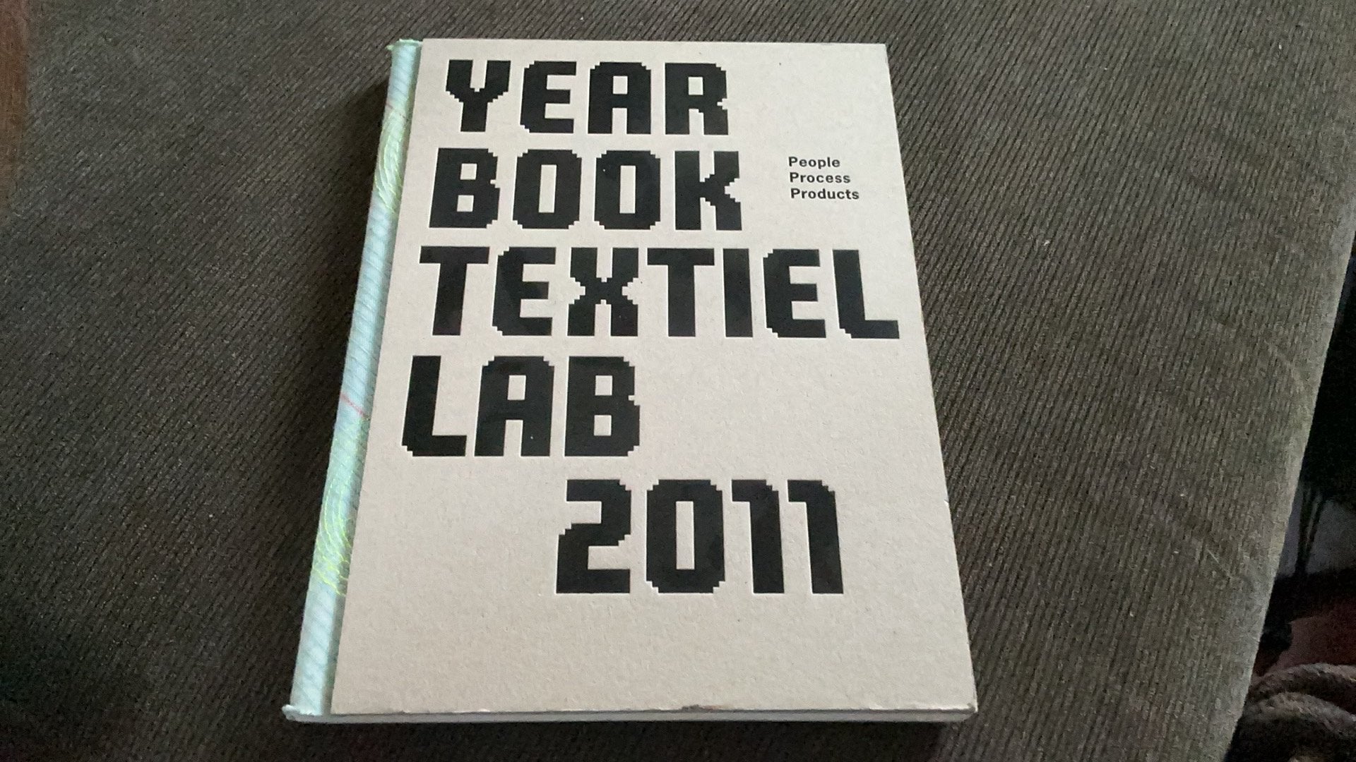Yearbook Textiel Lab 2011, Ophalen of Verzenden, Zo goed als nieuw, Overige onderwerpen