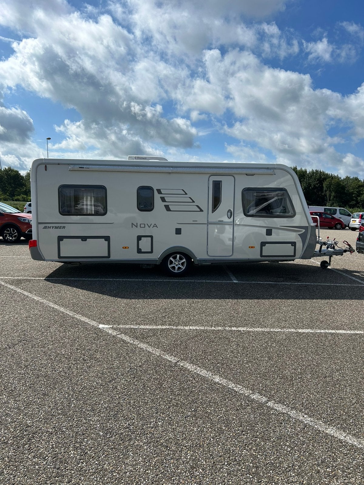 Hymer eriba HN 540 uit 2012 in nw staat, dubbel bed/ rondzit, Rondzit, Airco, Particulier, Eriba