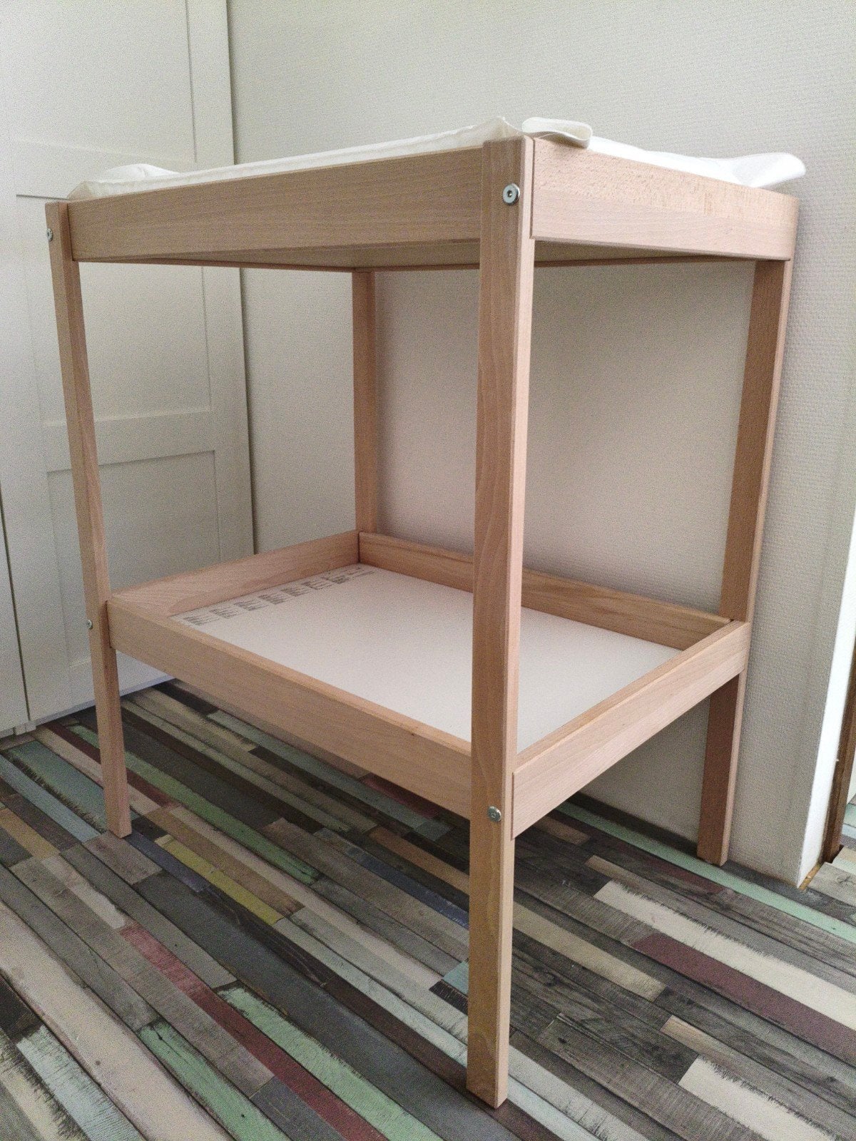 Ikea Sniglar commode met nieuw kussen, Minder dan 75 cm, 50 tot 70 cm, Zo goed als nieuw, Opstaande rand