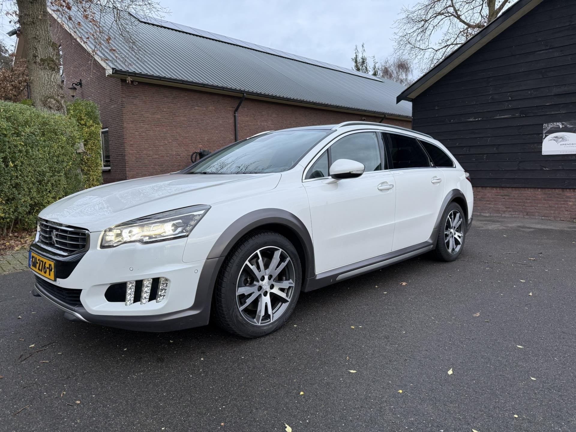 Peugeot 508 RXH 2.0 HDi HYbrid4 Full options EXPORT, Auto's, Peugeot, Automaat, Gebruikt, Wit, Vierwielaandrijving