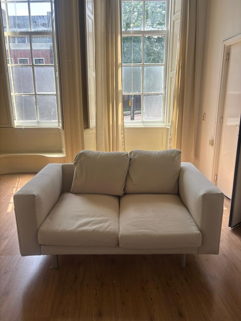 IKEA Norsborg 2-zits bank - Beige met metalen pootjes, Ophalen, Gebruikt, Tweepersoons, 75 tot 100 cm