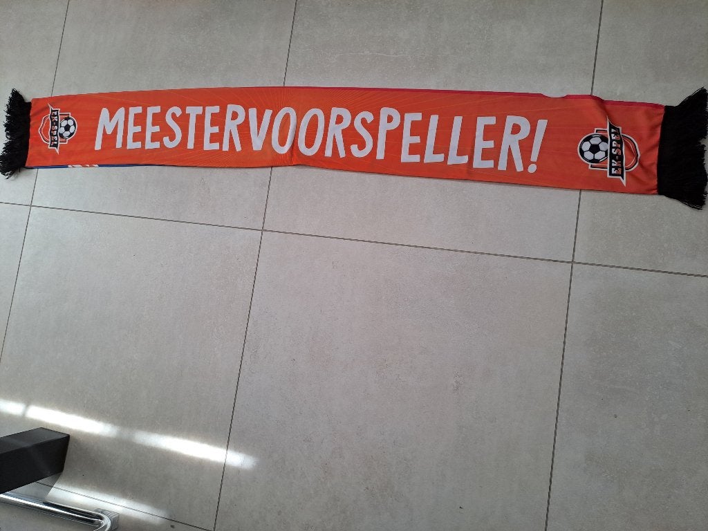 oranje voetballen sjaal juich mee niet gratis, Ophalen of Verzenden, Nieuw, Overige binnenlandse clubs, Vaantje of Sjaal