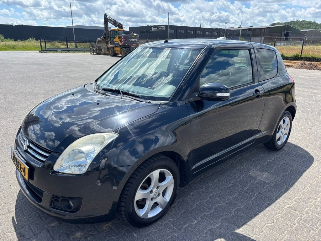 Suzuki Swift 1.3 Comfort | Airco | Stoelverwarming | CarPlay, Stof, Origineel Nederlands, Handgeschakeld, 1000 kg