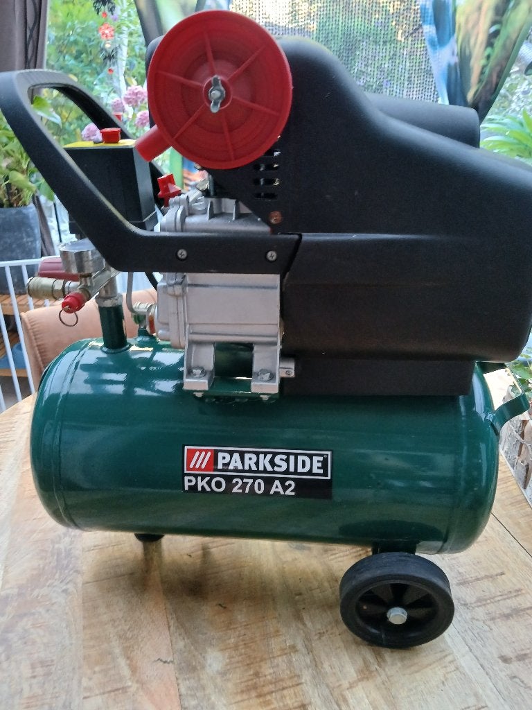 Parkside Compressor + 2x Slang (1,8 kW / 8 bar) – Zgan!, Ophalen, 6 tot 10 bar, Zo goed als nieuw, 200 tot 400 liter/min