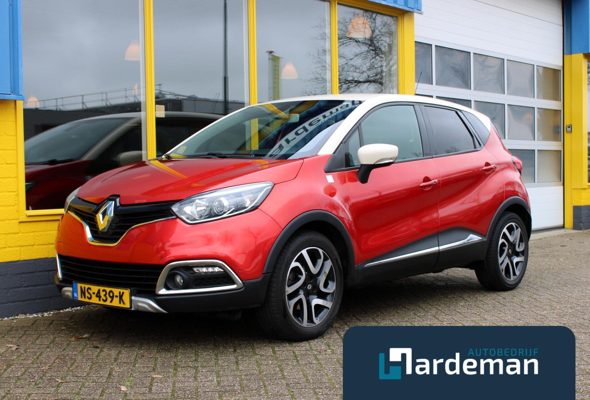 Renault Captur 1.2 TCe Helly Hansen Navi Clima, Auto's, Euro 5, 4 cilinders, Met garantie (alle), Leder en Stof