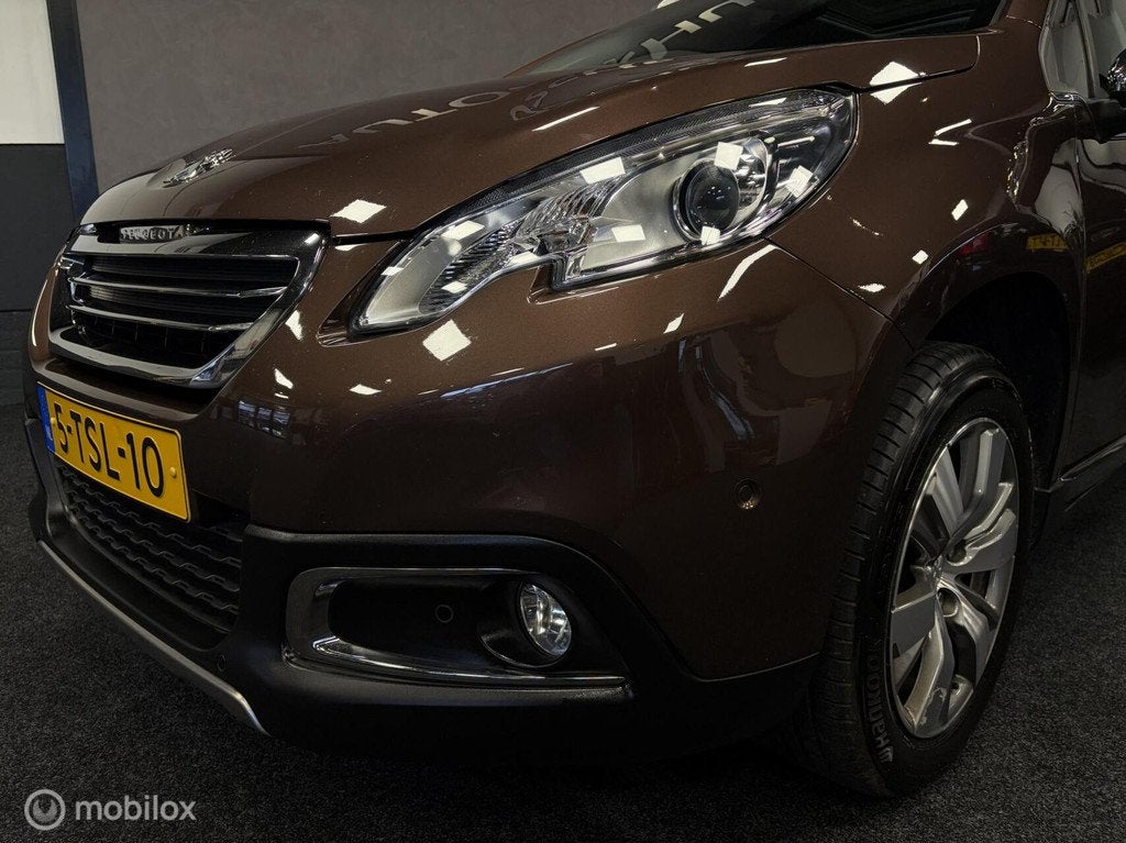Peugeot 2008 1.2 VTi Allure Pack Premium Plus CLIMA / CRUISE, Voorwielaandrijving, Euro 5, 1199 cc, Bruin
