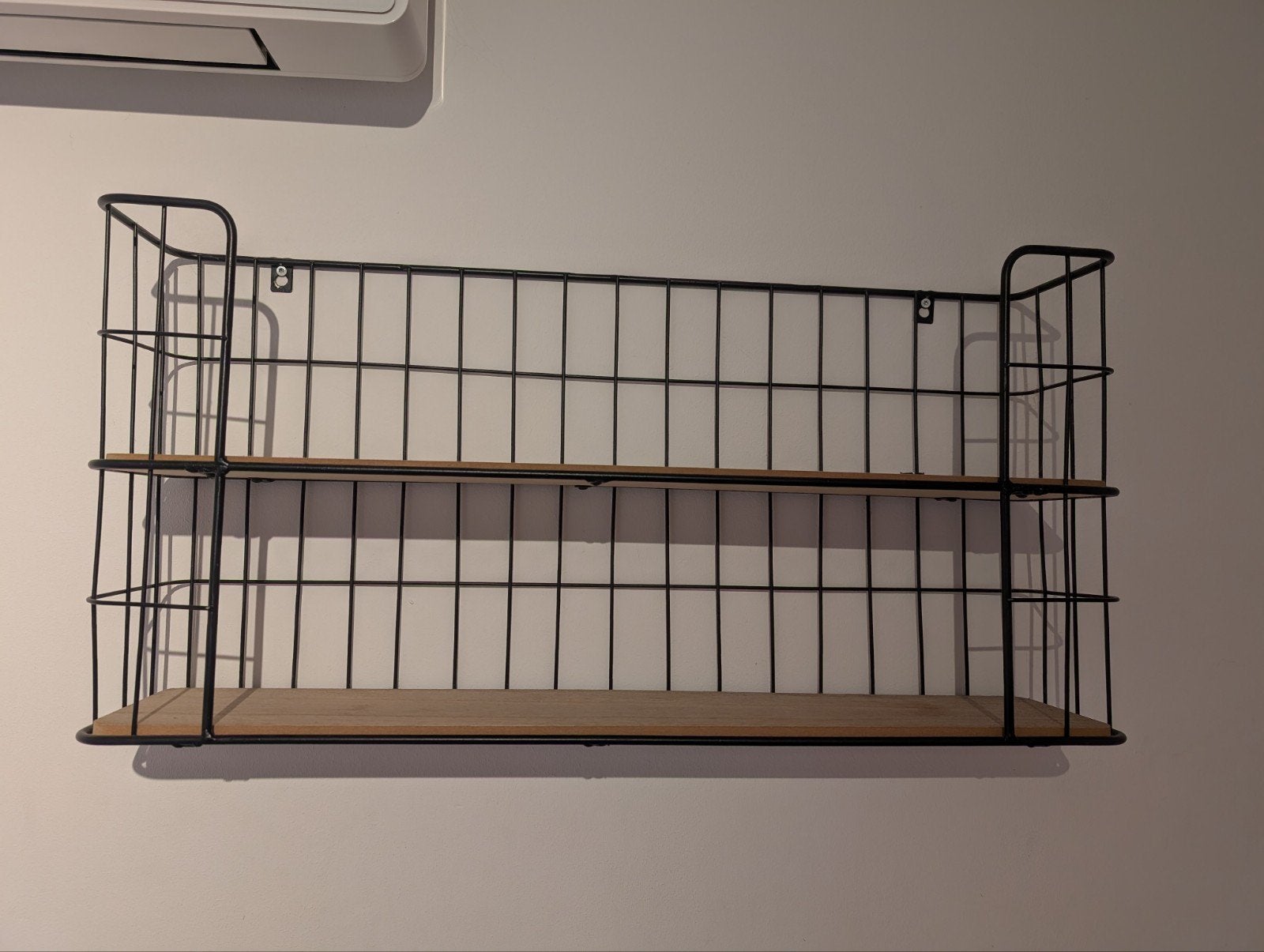 Wandrek met 2 planken - Zwart metaal en hout, Ophalen of Verzenden, Zo goed als nieuw