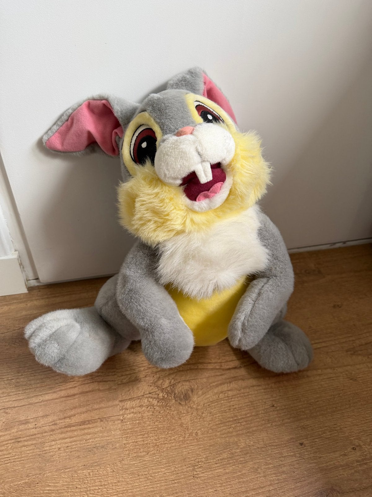 Knuffel Stampertje - Disney - Zo goed als nieuw, Kinderen en Baby's, Disney, Grijs, Konijn, Ophalen of Verzenden
