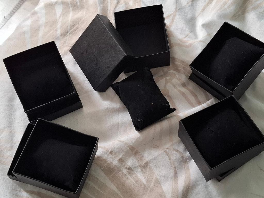 Kleine PARTIJ kadodoosjes voor armband 3,50 euro, Ophalen of Verzenden, Zo goed als nieuw, Overige kleuren, Overige materialen