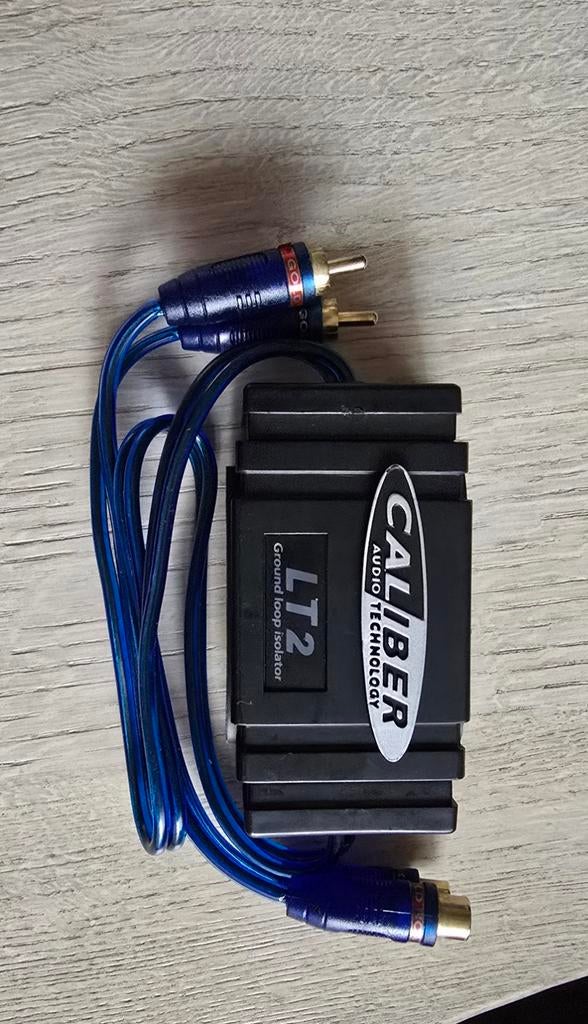 Caliber LT2 Ground Loop Isolator met RCA kabels, Ophalen of Verzenden, Zo goed als nieuw, Minder dan 2 meter, Interlink-kabel
