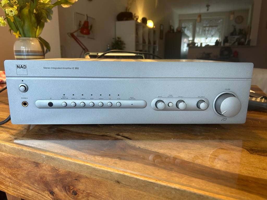 NAD C352 geïntegreerde versterker, Overige merken, Gebruikt, Ophalen of Verzenden, 60 tot 120 watt