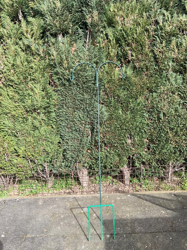 Voederpaal/ bloemen hanger, Ophalen, Zo goed als nieuw