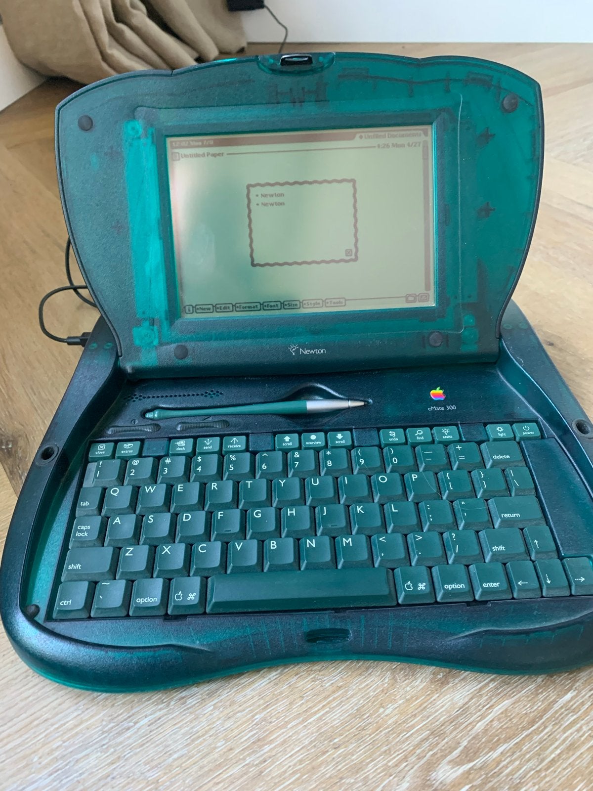 Apple eMate 300 Newton MessagePad - Vintage Laptop, Ophalen
