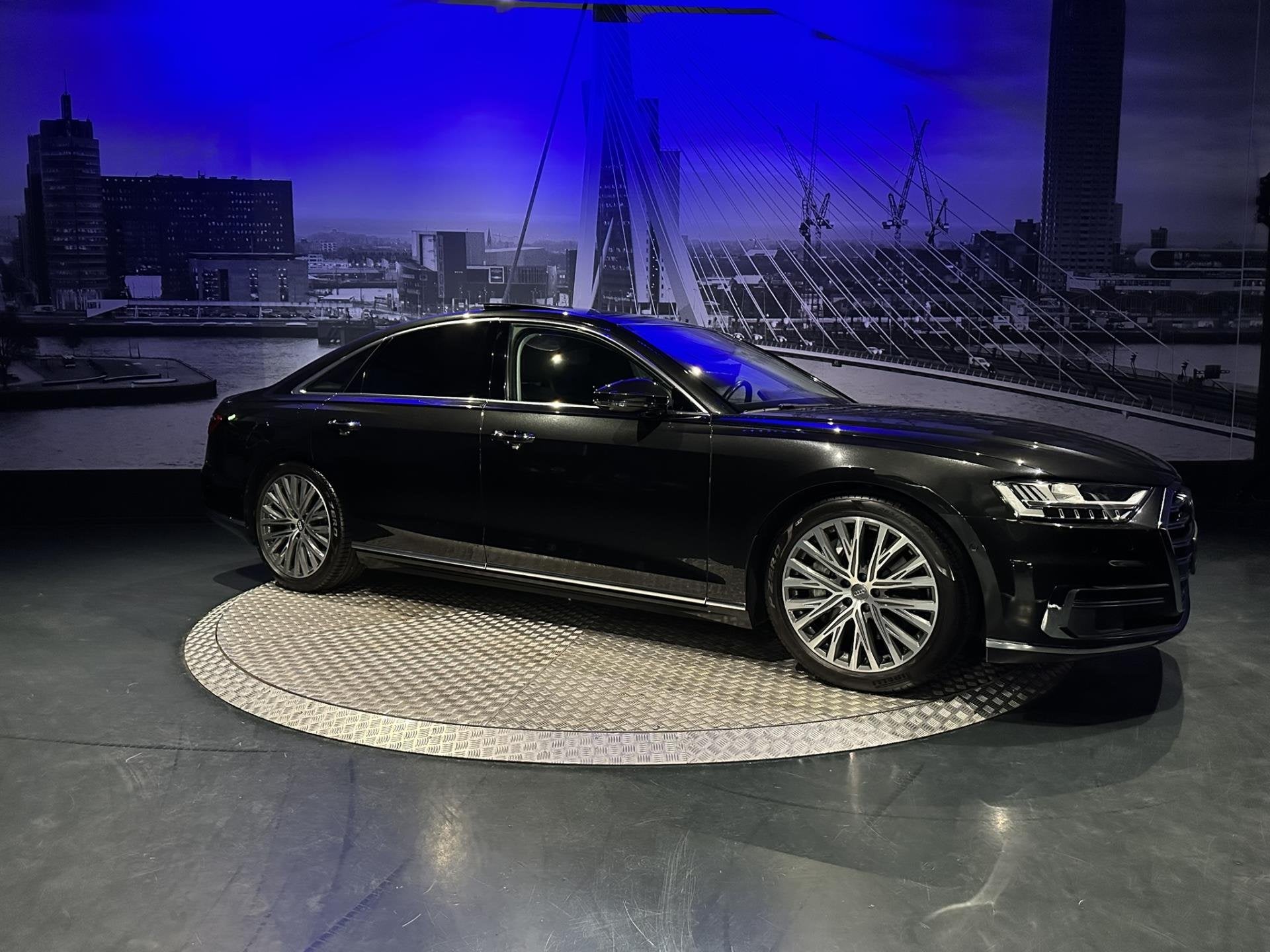 Audi A8 55 TFSI quattro Pro Line Plus *NL-auto*B&O*360camera, Dealer onderhouden, Gebruikt, Euro 6, 2995 cc