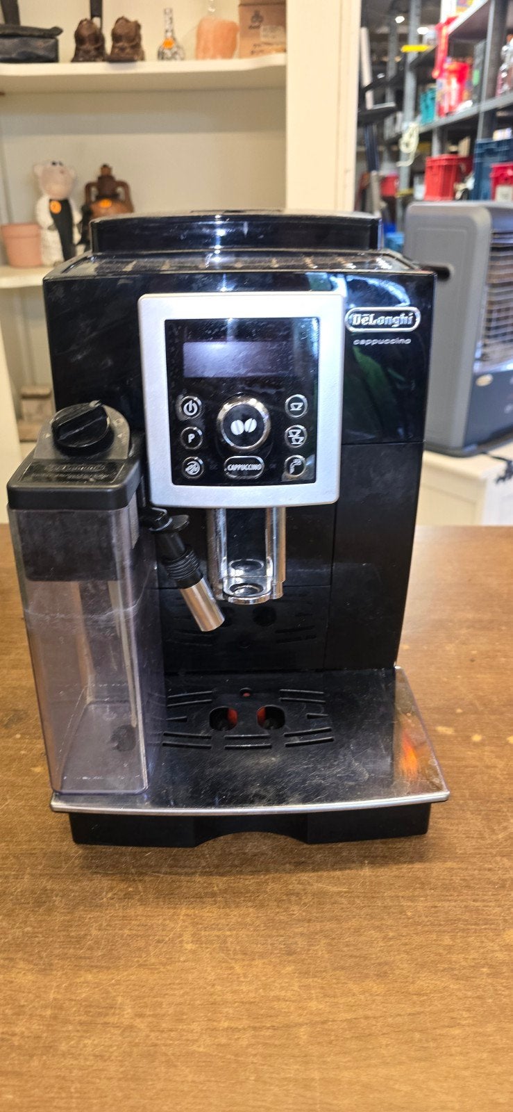 De Longhi koffiezetapparaat, Witgoed en Apparatuur, Koffiezetapparaten, 10 kopjes of meer, Ophalen, Zo goed als nieuw, Koffiemachine