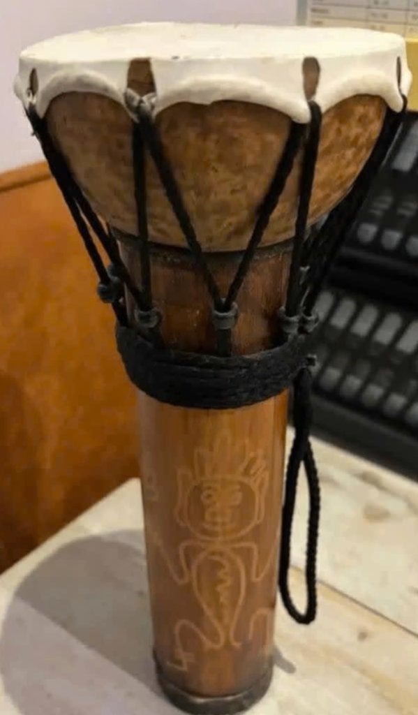 Mini djembé uit Afrika - hoogte 30 cm - diam- 10 cm, Muziek en Instrumenten, Ophalen of Verzenden, Zo goed als nieuw, Trommel