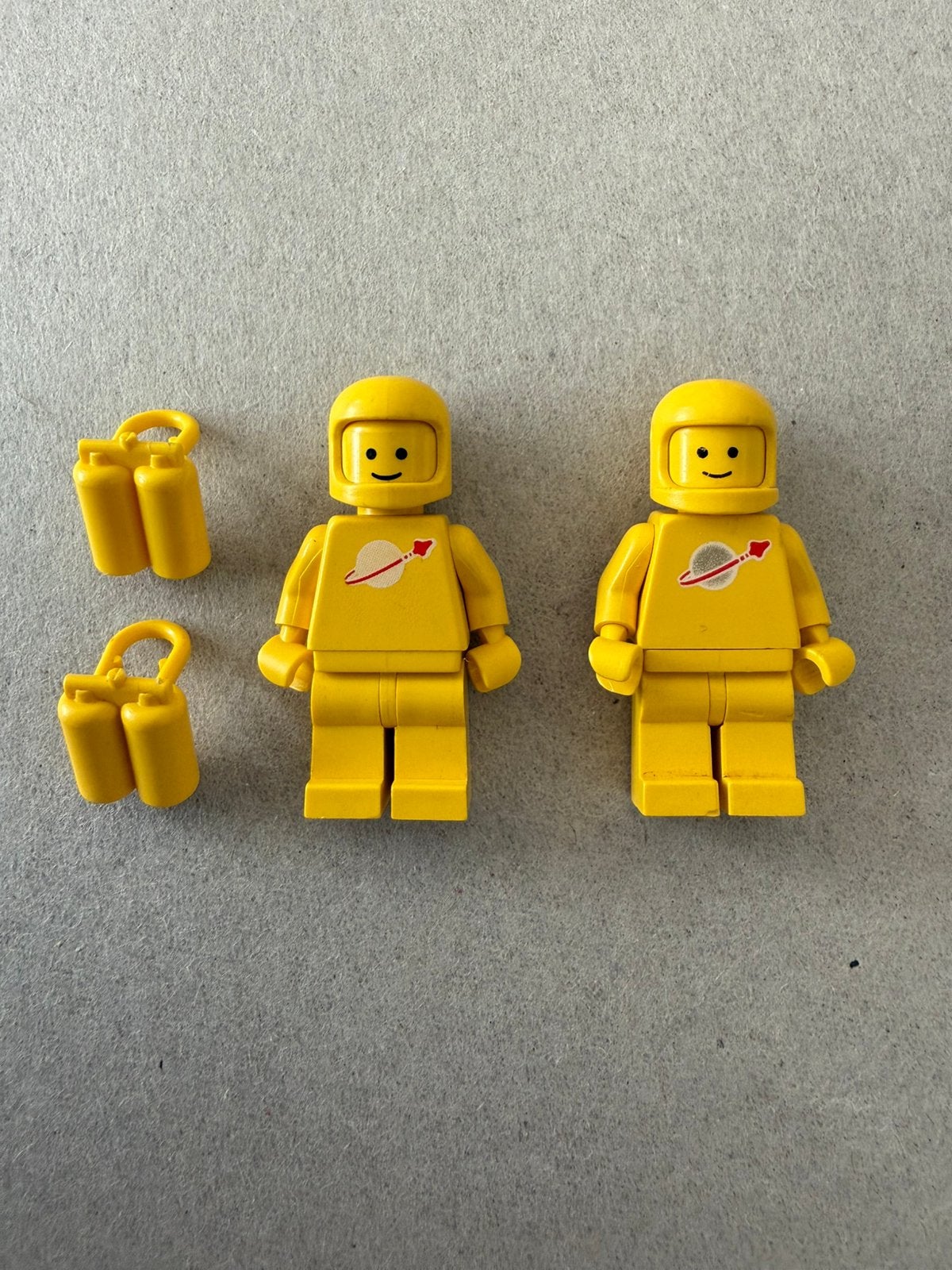 Lego classic space astronaut mini fig geel 80’s, Inclusief minifiguren, Gebruikt, Lego, Ophalen of Verzenden
