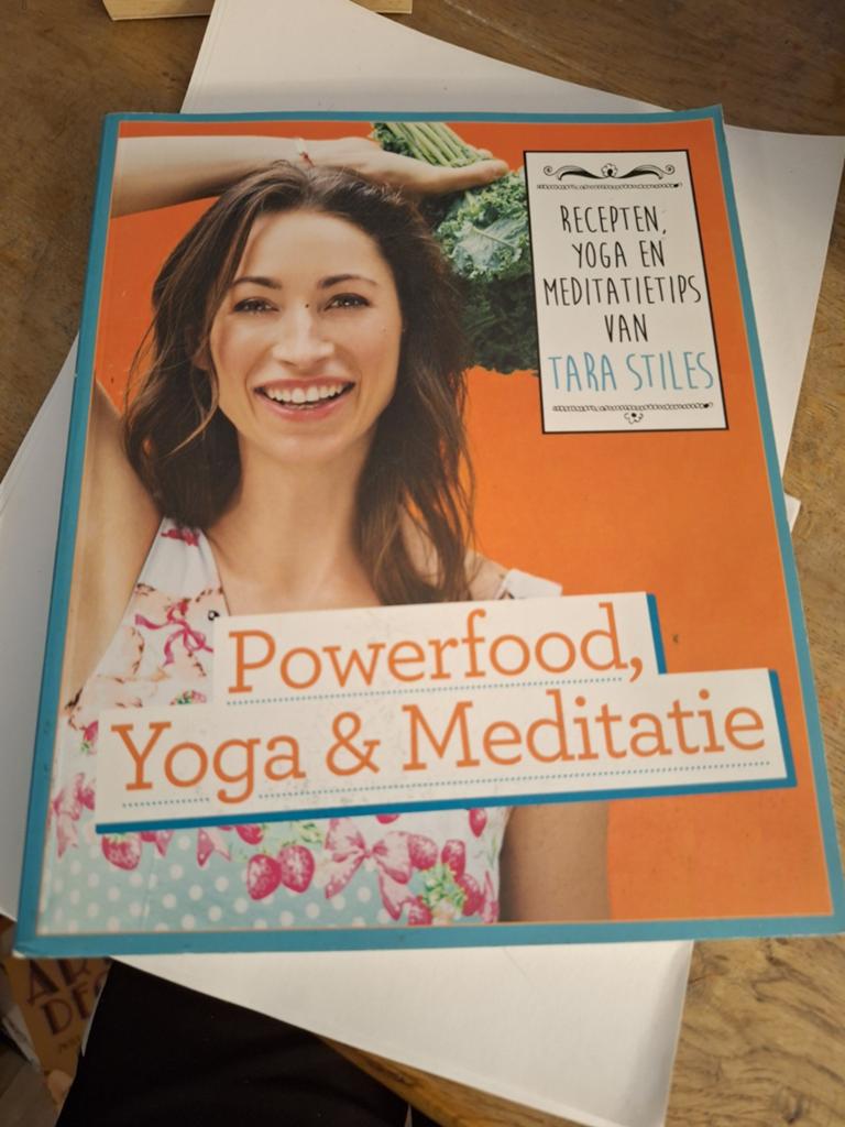 Powerfood, Yoga & Meditatie - Tara Stiles, Boeken, Ophalen of Verzenden, Zo goed als nieuw, Gezondheid en Conditie, Tara Stiles